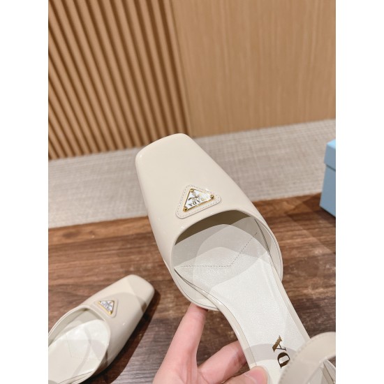 Prada Pumps and ballerinas