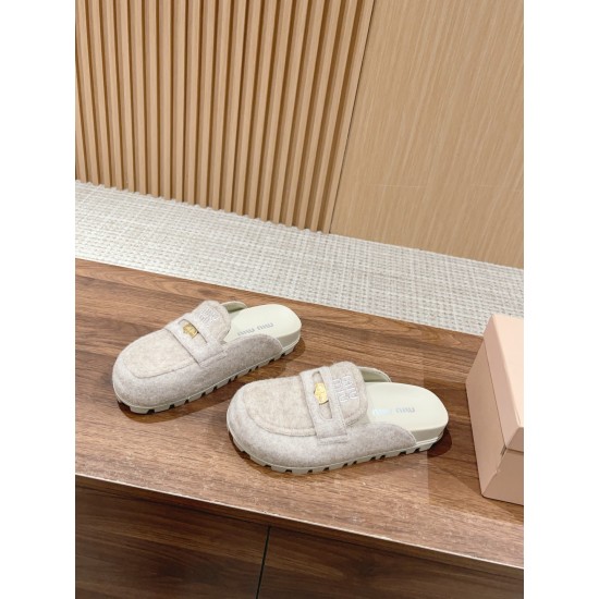 MiuMiu Slippers