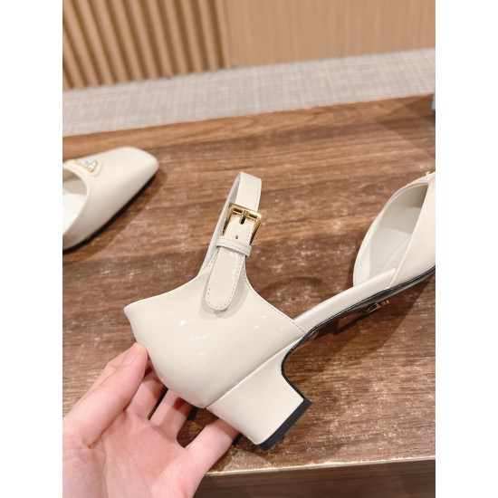 Prada Pumps and ballerinas