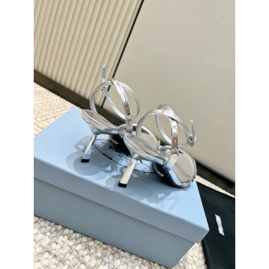 Prada Pumps and ballerinas