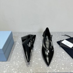 Prada Pumps and ballerinas