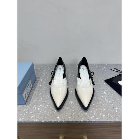 Prada Pumps and ballerinas