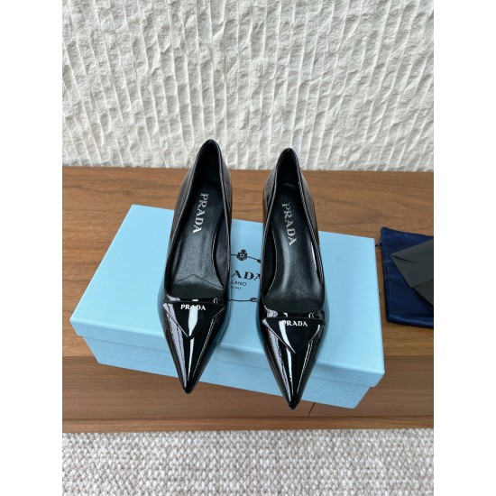 Prada Pumps and ballerinas