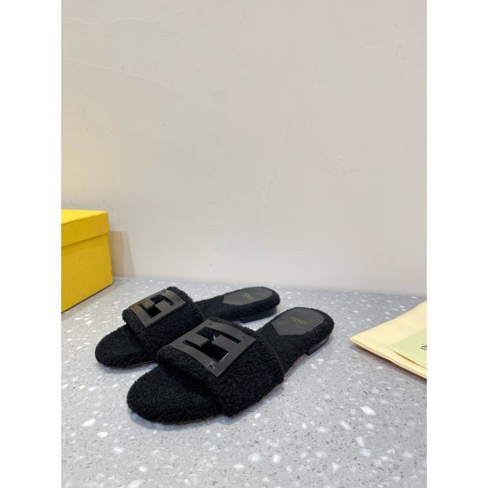 Fendi Slippers and sandals