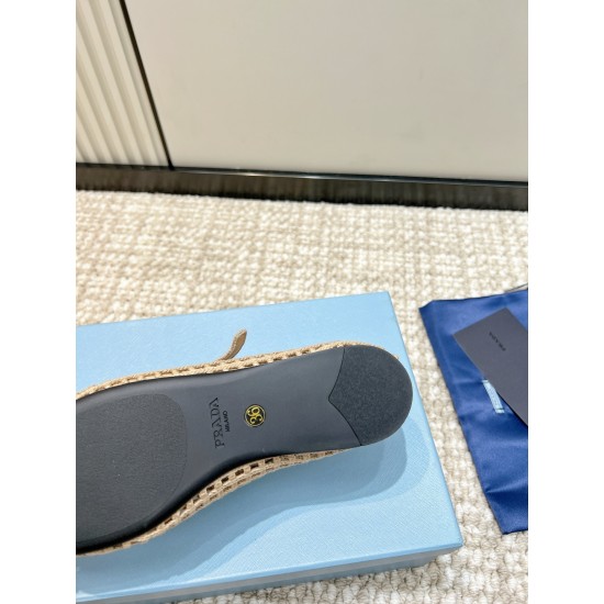 Prada Pumps and ballerinas