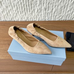 Prada Pumps and ballerinas