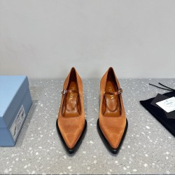 Prada Pumps and ballerinas