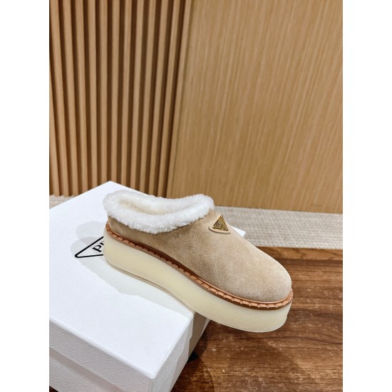 Prada Slippers and mules