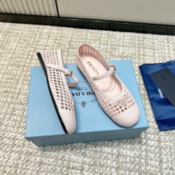 Prada Pumps and ballerinas