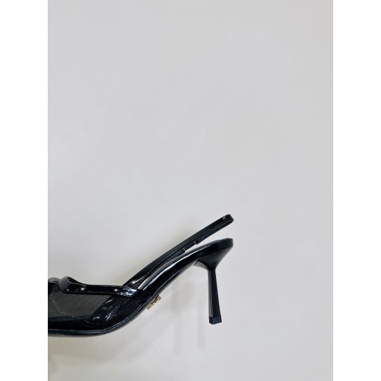 Prada Pumps and ballerinas