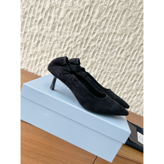 Prada Pumps and ballerinas