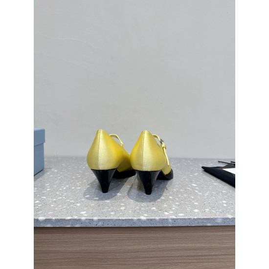 Prada Pumps and ballerinas