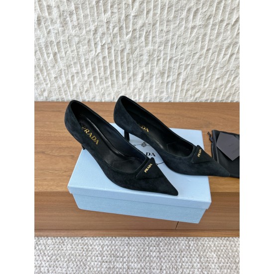 Prada Pumps and ballerinas