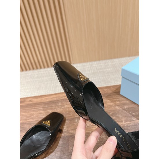 Prada Pumps and ballerinas