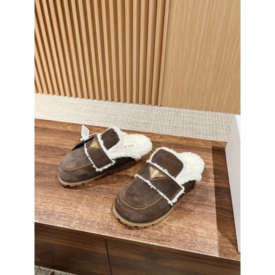Prada Slippers and mules
