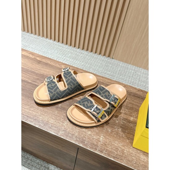 Fendi Slippers and sandals