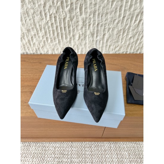 Prada Pumps and ballerinas