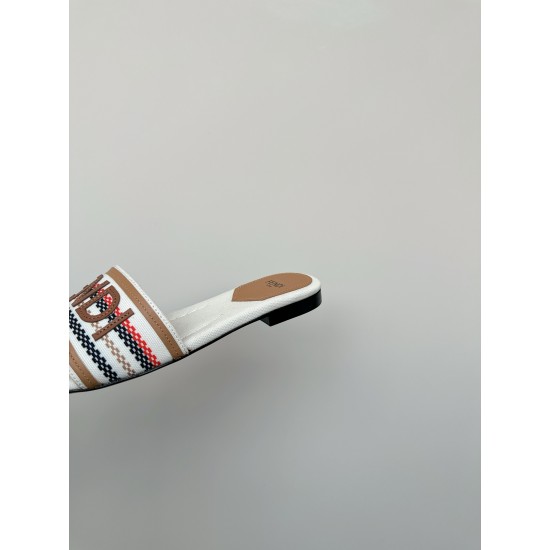 Fendi Slippers and sandals