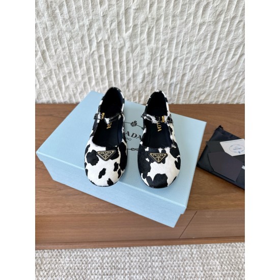 Prada Pumps and ballerinas