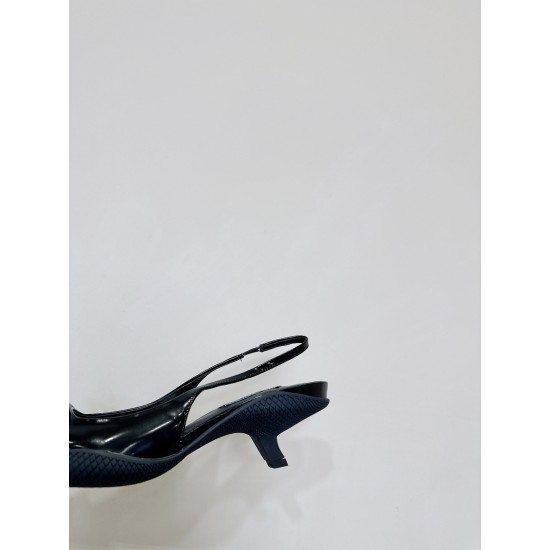 Prada Pumps and ballerinas