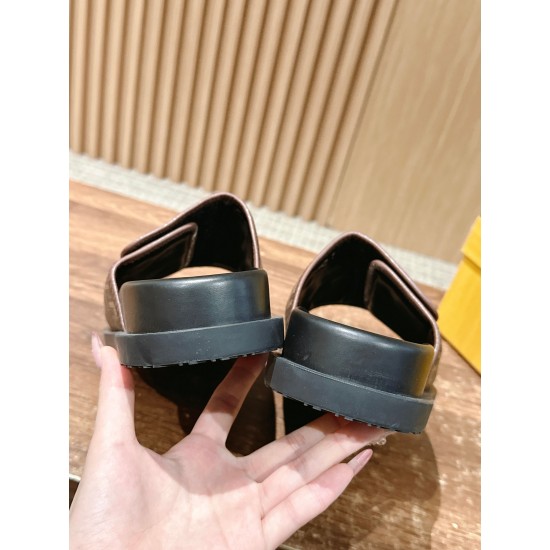 Fendi Slippers and sandals