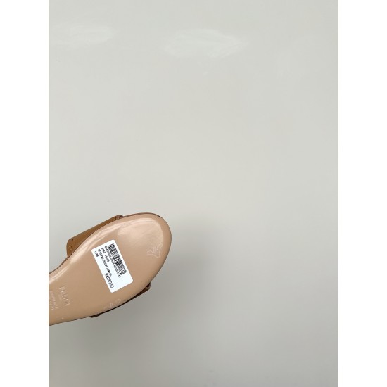 Fendi Slippers and sandals