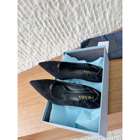 Prada Pumps and ballerinas