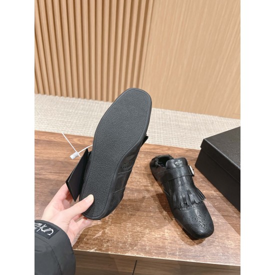 Prada Slippers and mules