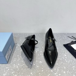 Prada Pumps and ballerinas
