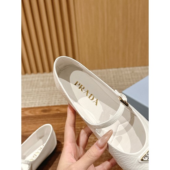 Prada Pumps and ballerinas