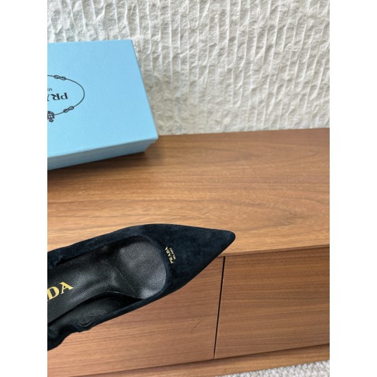 Prada Pumps and ballerinas