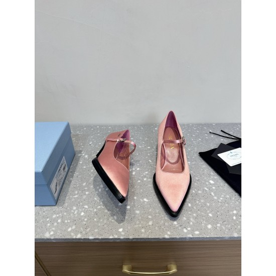 Prada Pumps and ballerinas