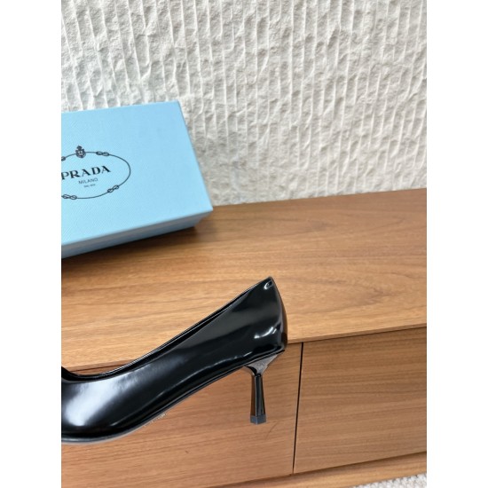 Prada Pumps and ballerinas