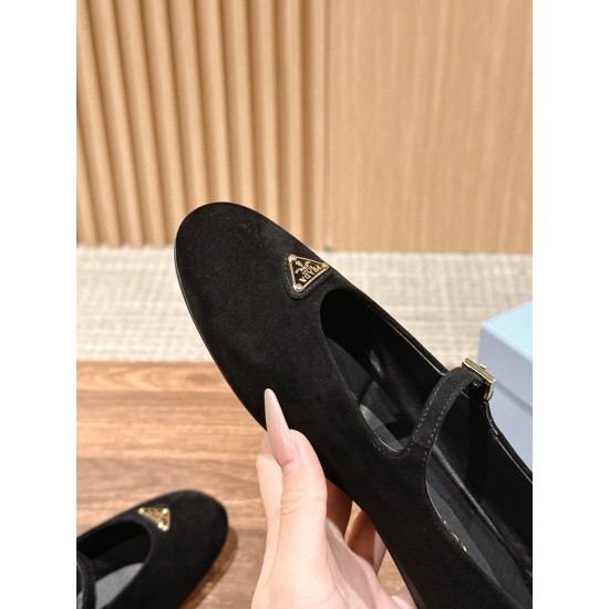Prada Pumps and ballerinas