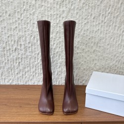 530GG279  Maison Margiela 玛吉拉 25ss秋冬新款 直筒 长靴不过膝 MM6家tabi分趾鞋靴 原版开模双层真皮鞋底 原版套楦鞋型很大方 搭配各种风格都轻松驾驭 小短腿的福音 上身瞬间秒变大长腿 上脚不被常规所拘束，随心所欲做自己～上脚炒鸡柔软舒适▪️鞋面：采用原版进口牛皮▪️内里垫脚：羊皮▪️大底：原版定制意大利双层真皮大底▪️Size：35-39（40.41定制不退不换）