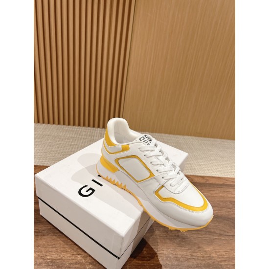GIVENCHY Sneakers