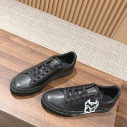 GIVENCHY Sneakers