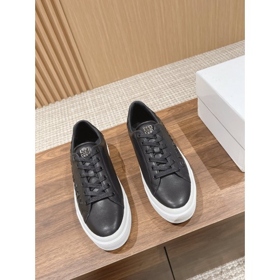 GIVENCHY Sneakers