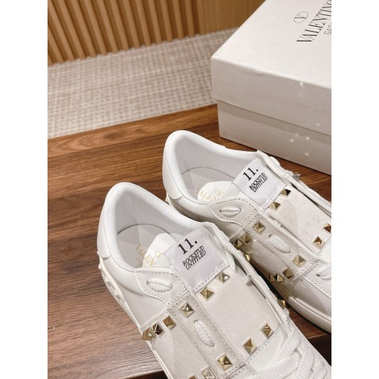 Valentino Sneakers