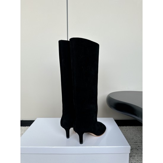 440Maison Margiela 24ss 玛吉拉麂皮宽筒直筒长靴 细高跟高筒靴分趾tabi靴原版开模双层真皮鞋底 原版套楦鞋型很大方 搭配各种风格都️轻松驾驭 小短腿的福音 上身瞬间秒变大长腿 ✔️上脚不被常规所拘束，随心所欲做自己～上脚炒鸡柔软舒适▪️鞋面：进口原版真皮▪️内里：原版真皮▪️大底：原版意大利双层真皮底跟▪️Size：35-39（40定制不退不换）