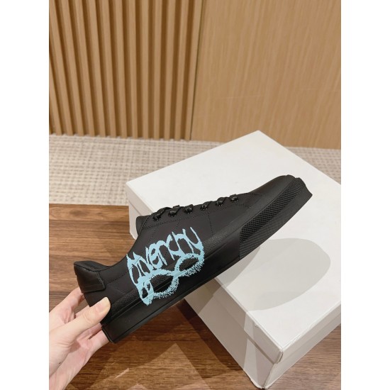 GIVENCHY Sneakers