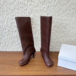 530GG279  Maison Margiela 玛吉拉 25ss秋冬新款 直筒 长靴不过膝 MM6家tabi分趾鞋靴 原版开模双层真皮鞋底 原版套楦鞋型很大方 搭配各种风格都轻松驾驭 小短腿的福音 上身瞬间秒变大长腿 上脚不被常规所拘束，随心所欲做自己～上脚炒鸡柔软舒适▪️鞋面：采用原版进口牛皮▪️内里垫脚：羊皮▪️大底：原版定制意大利双层真皮大底▪️Size：35-39（40.41定制不退不换）