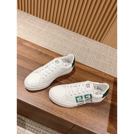 GIVENCHY Sneakers