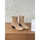 340G279  MaisonMargiela 马吉拉 25ss秋冬新款 分趾系列 高跟 分趾靴原版套楦鞋型很经典，不管是价格还是品质通通秒杀市场……告别臃肿，专为当代独立、气质都市女性打造高级鞋履 对是小众的佼佼者，百搭王，小众没有那么烂大街，穿上太有气质了▪鞋面：采用原版进口原版羊皮/爆裂纹牛皮 ▪内里垫脚：苯染牛皮 ▪大底：原版定制双层真皮大底▪Size：35-39（40定做不退换）