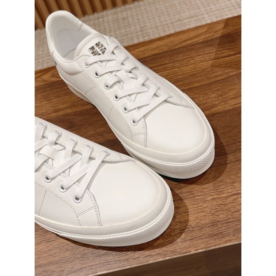GIVENCHY Sneakers