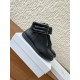 360（男码+10）G295 Maison Margiela 马吉拉 25ss秋冬新款马吉拉Future Sneaker复古 高帮 休闲鞋MM6作为这两年最受欢迎的鬼才设计师品牌设计简单、奢华的质感让你爱不释手  不想满大街撞款的可以看看这个品牌，比较小众却又是那么好搭配ins、小红书随处可见这个品牌的身影 ▪鞋面：采用原版进口牛皮▪内里垫脚：丝绸羊皮▪大底：原版定制防滑橡胶大底▪码数：35-44（女码40，男码45.46.47.48定做不退换）