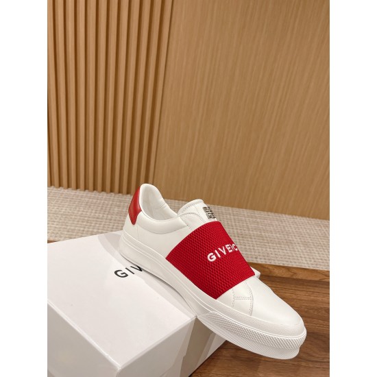 GIVENCHY Sneakers