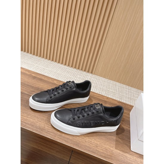 GIVENCHY Sneakers