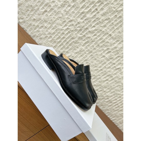Maison Margiela Tabi Shoes