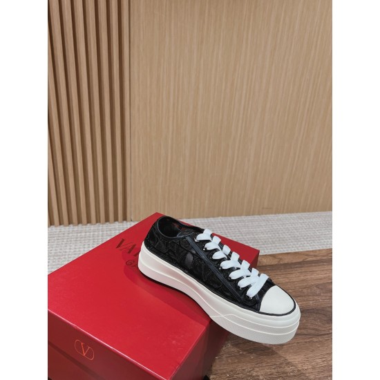 Valentino Sneakers
